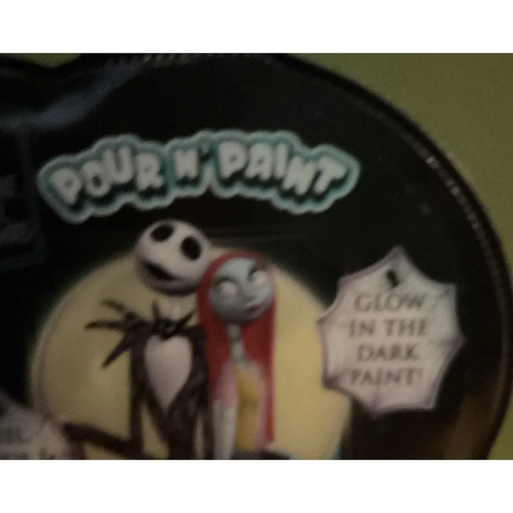 Tara Toy LLC Disney's Tim Burton Night Before Christmas Peel N' Pour,  Craft Kit